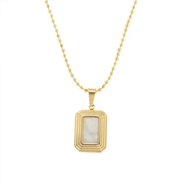 Collier en nacre blanche