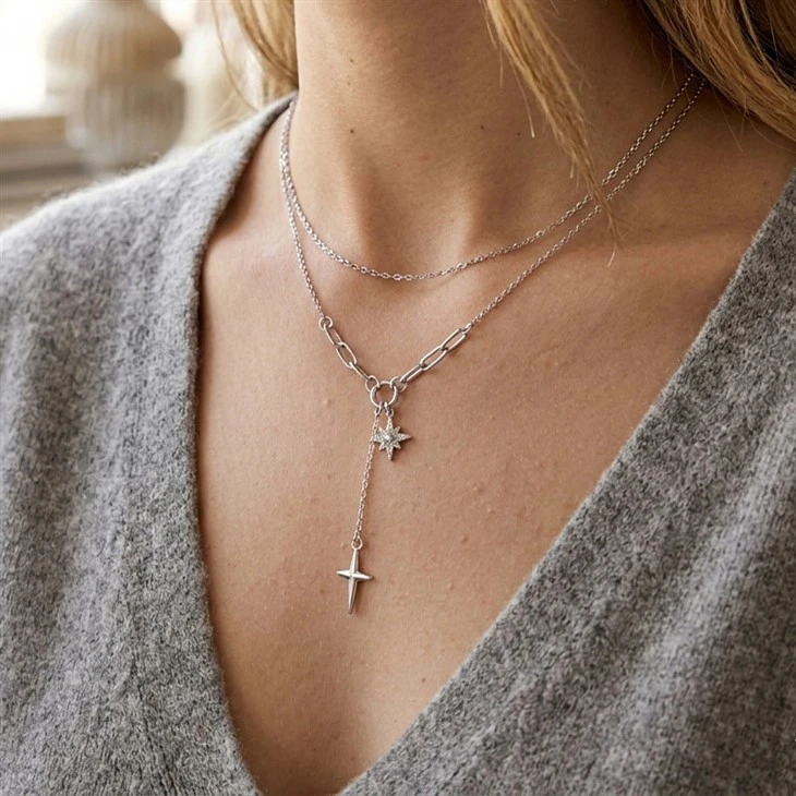 Chaîne à pendentif étoile délicate
