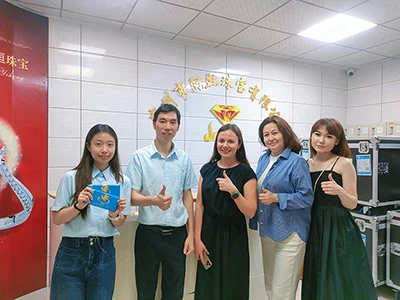 Visite d'usine : Accueil des partenaires du Kazakhstan dans notre atelier de ...