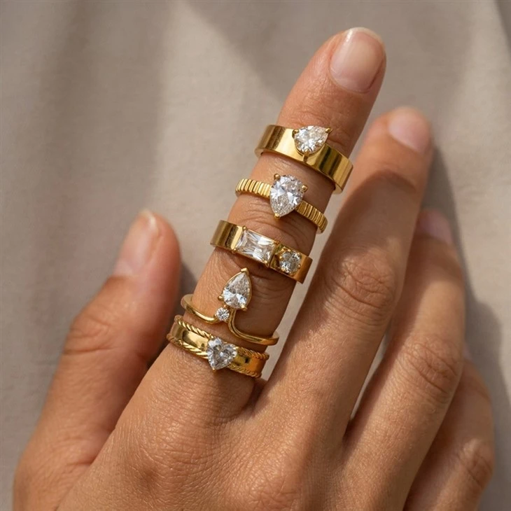 Bague large bande à deux pierres CZ